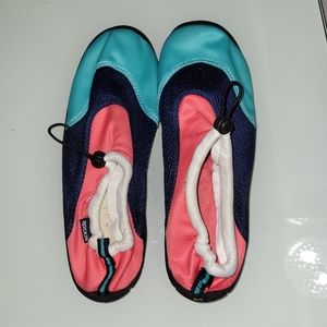 Women's water shoes